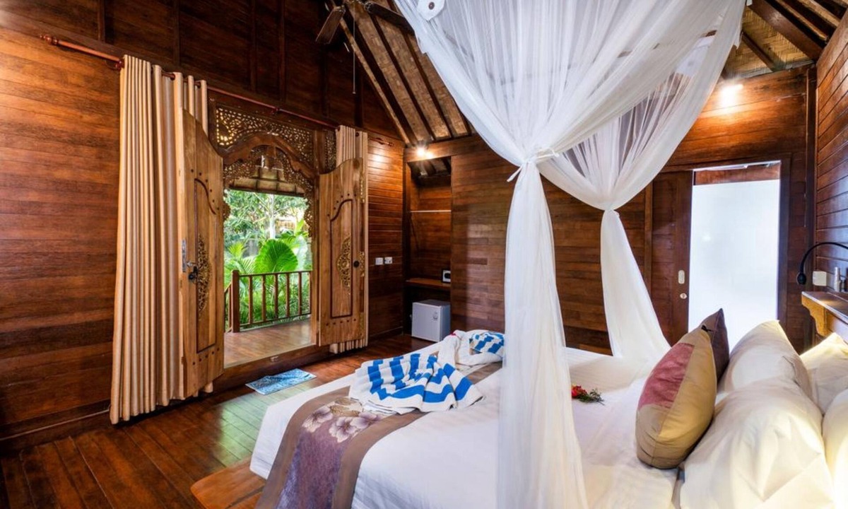 Mushroom Bay Cottage | 1 BR Balinese Wooden Cottage Near Mushroom Beach Nusa Lembongan