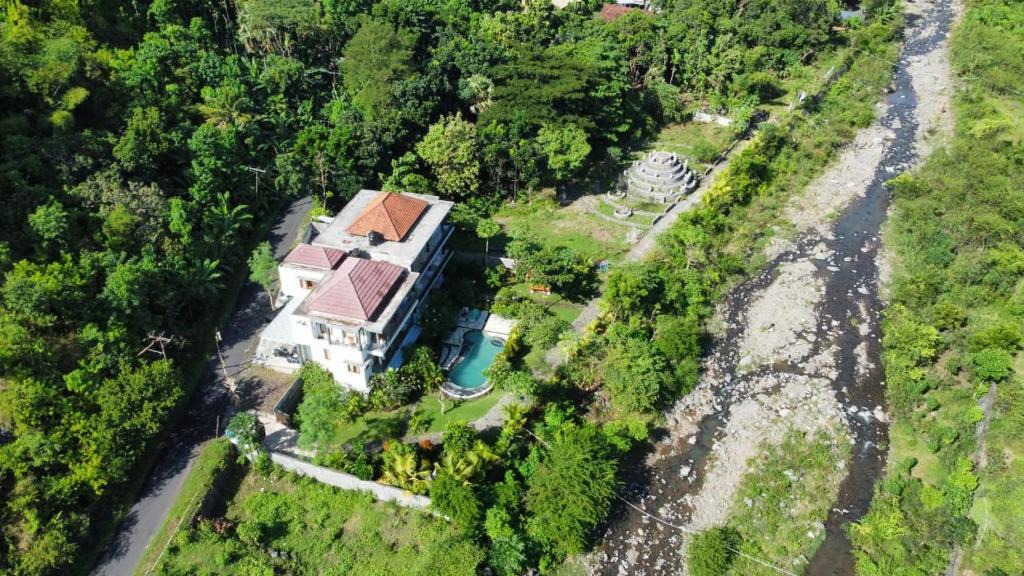 Amed House | Anugerah Villas 2