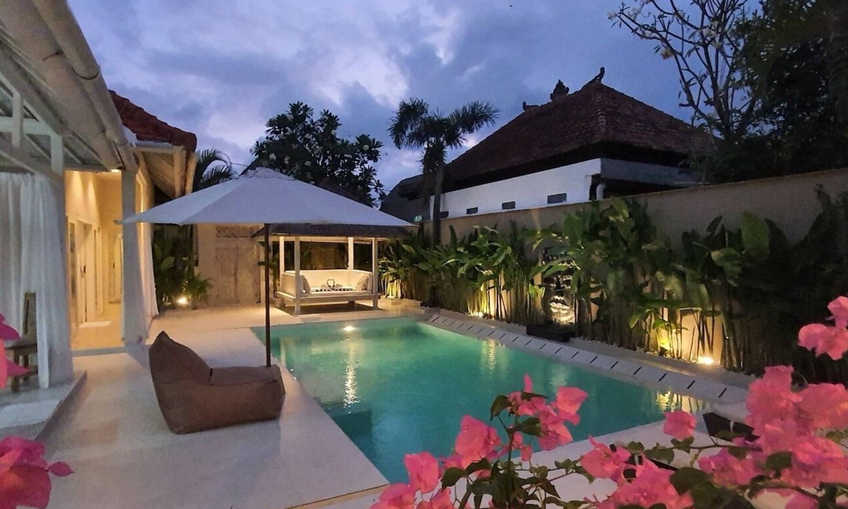 North Legian Villa | Bali – Seminyak – villa with pool – 6/7 pers.-quiet area in the heart of life