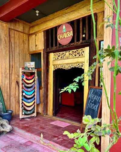 Candikuning Hostel | Chakra Tavern