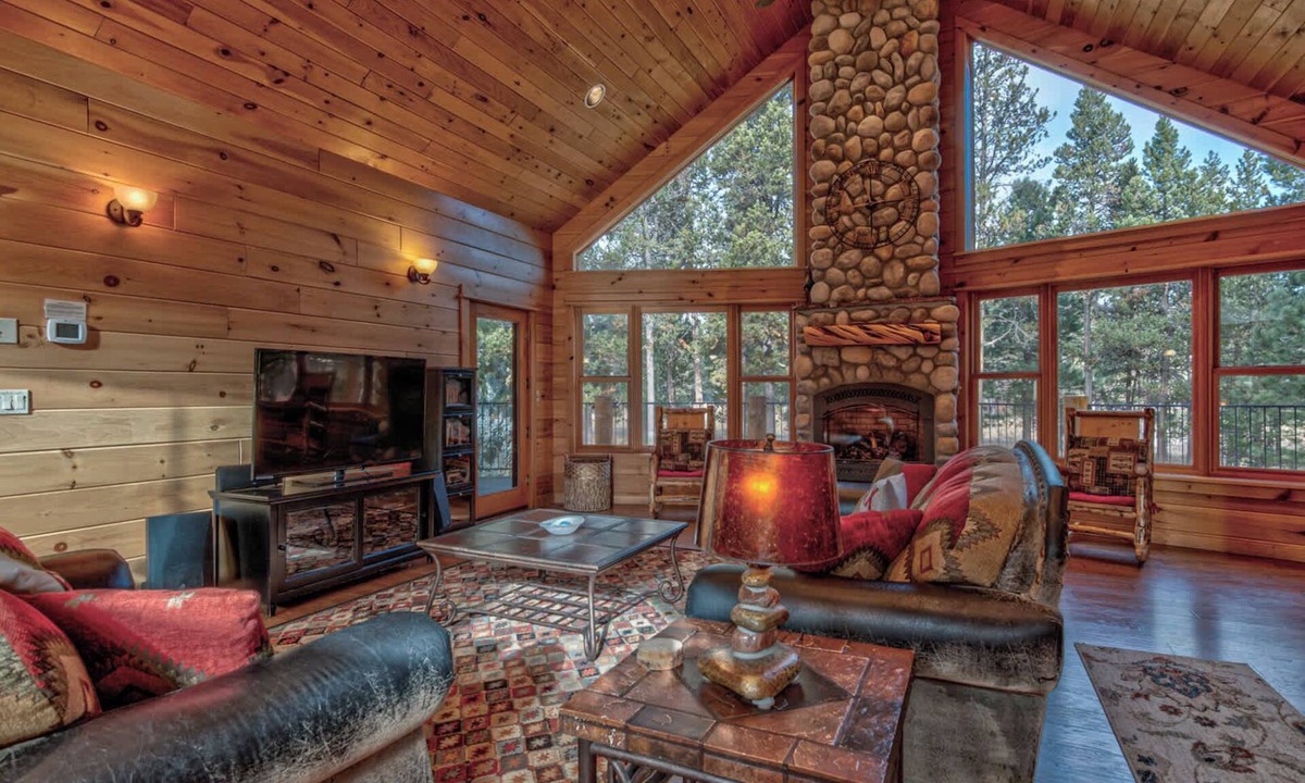 Oregon Water Wonderland Cabin | Custom Built Log Cabin Deschutes River, floating