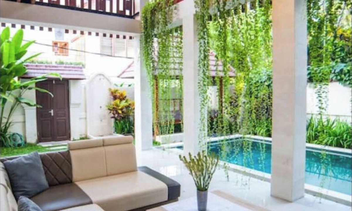 Seminyak Villa | Huge Two Storey 4 Bed 4 Bath Villa With Pool Right in the Heart of Seminyak