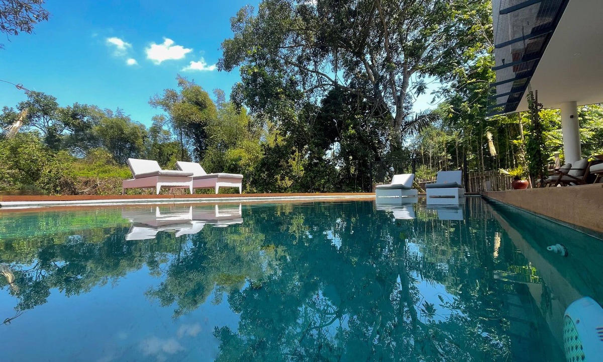 Beraban Hostel | Leafy Riverbank