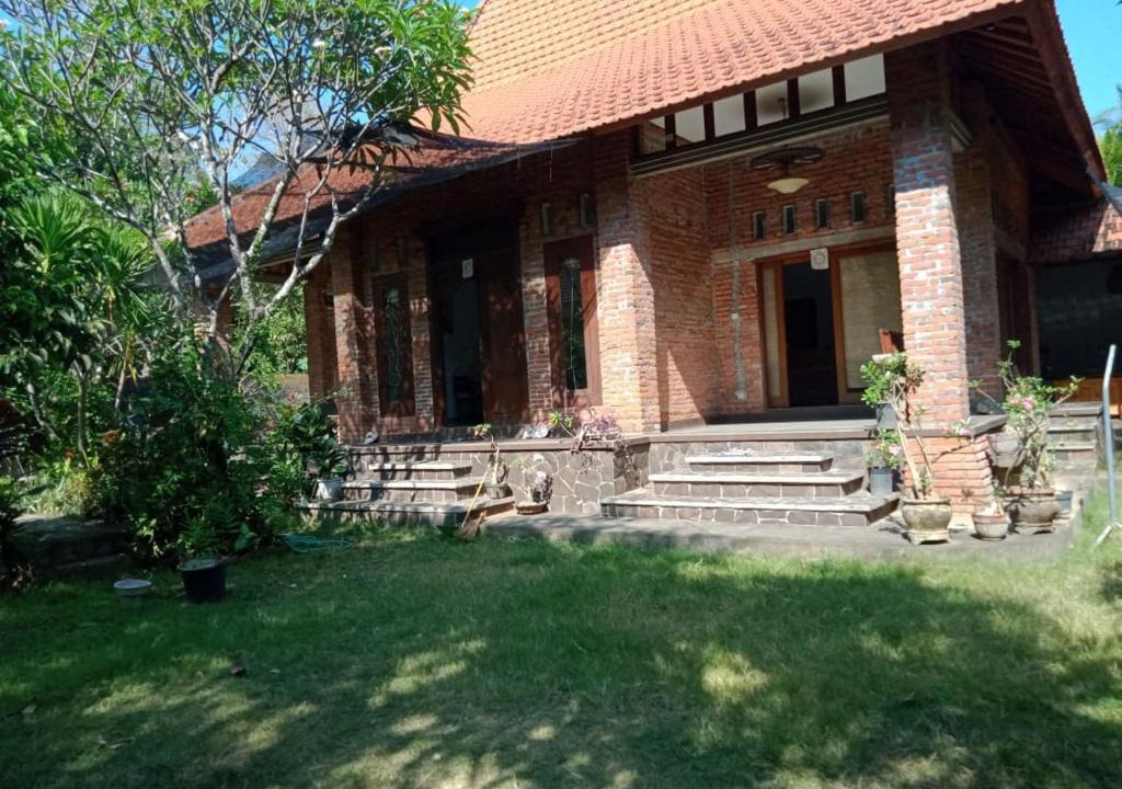 Bondalem House | Oemah Bajangan to the Beach