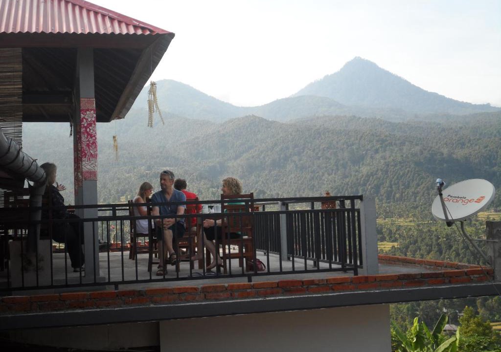 Munduk House | One Homestay and Warung