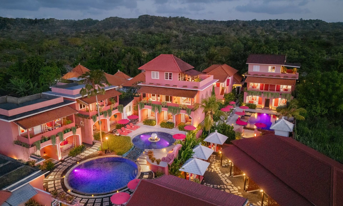 Pecatu Hotel | PinkCoco Uluwatu - Constant Surprises & for Cool Adults Only