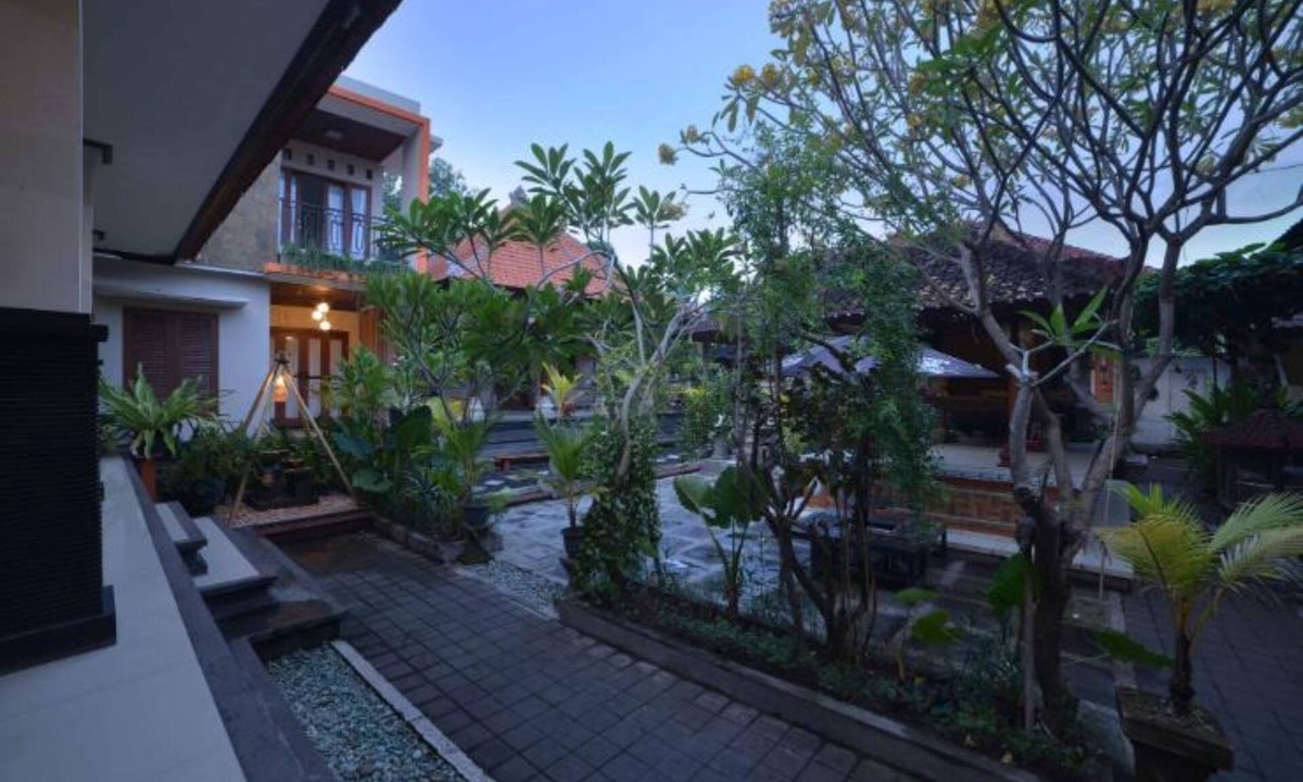 Downtown Kuta House | Private Room in Balinese House, Poppies Lane, Legian Kuta Near Beach (SNTH)