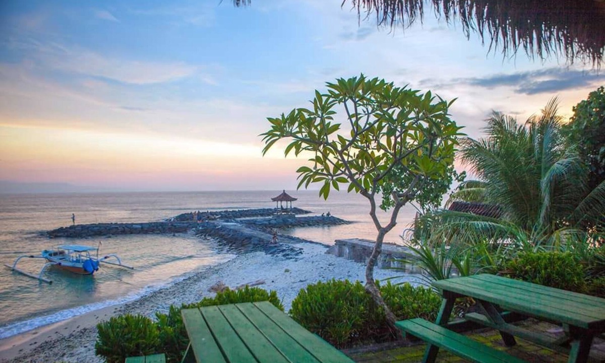 Candi Dasa Hotel | Puri Pandan Restaurant & Bungalows