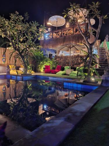 Mushroom Bay House | Riccio Guest House & Cafe