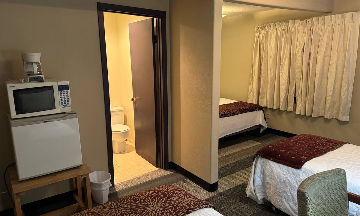 Glasgow Hotel | Rustic Lodge