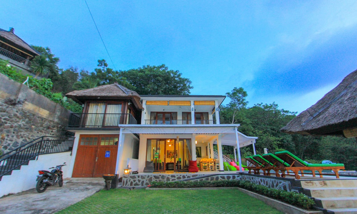 Temukus Villa | Spectacular Sunset Private Villa & Pool Free 1st B/fast Rumah Senja Lovina Hill