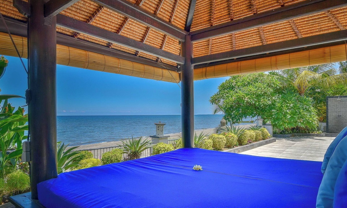 Dencarik Villa | Villa Kamboja ~ Intimate Luxury Beach Villa 3BR