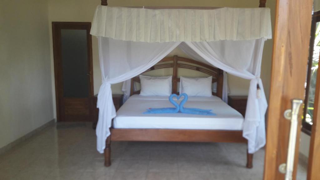 Purwakerti House | Warung Pantai Bungalows