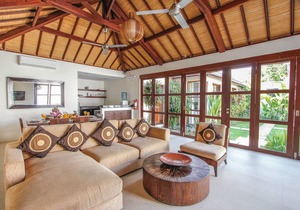 3BR Villa Located In Legian! - 5Min Drive To Double Six Beach! W/Swimming Pool!
