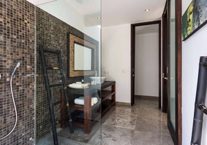 5 Star Villa in Bali, Minutes from the Beach, Bali Villa 2080