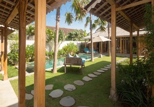 The Complete Guide to Renting Your Exclusive Holiday Villa in Kerobokan with Private Pool and Fully Staffed