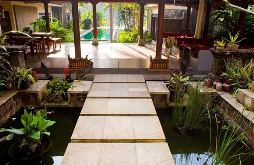Pejeng Kawan House | 2 Bedroom Designer Suite in the Jungle