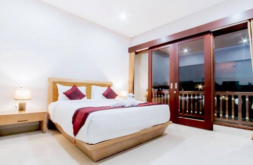 Sunset Road Villa | 220 m² Villa ∙ 3 bedrooms ∙ 9 guests