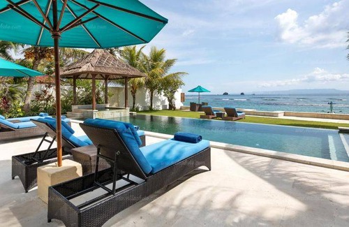 Candi Dasa Villa | 300 m² Villa ∙ 3 bedrooms ∙ 8 guests