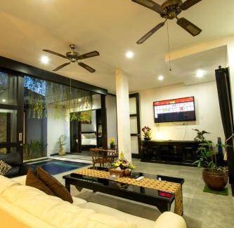 Legian City-Centre Villa | 300 m² Villa ∙ 3 bedrooms ∙ 8 guests