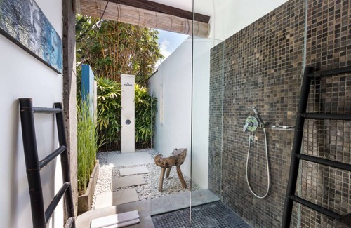 Petitenget Villa | 320 m² Villa ∙ 4 bedrooms ∙ 8 guests