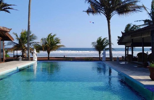 Suraberata Hotel | 700 m² Hotel ∙ 2 bedrooms ∙ 22 guests