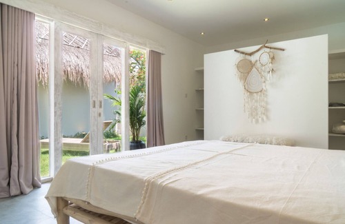 Petitenget Villa | Beautiful 4 BR villa in Seminyak square