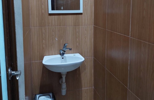 Botoemadeg House | Bukit Sion Room & Tour