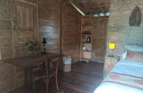 Penebel Bed & Breakfast | DWan Tea Mountain Side