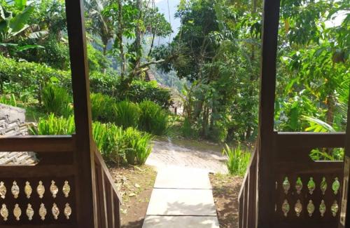 Penebel Bed & Breakfast | DWan Tea Mountain Side