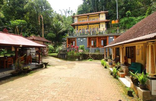 Munduk House | Edy Homestay