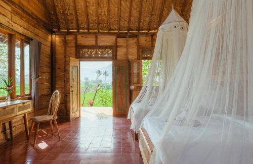 Sidemen House | Green vanilla kabin