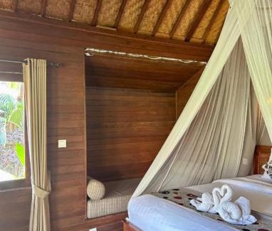 Mushroom Bay Bed & Breakfast | Island Garden Huts Lembongan