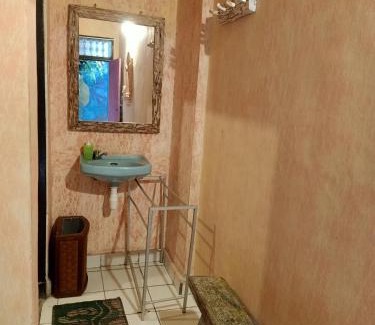 Lovina Bed & Breakfast | Lovina Central Hostel