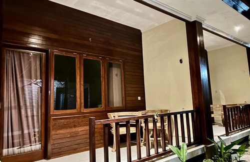 Mushroom Bay House | Nusa Garden Homestay
