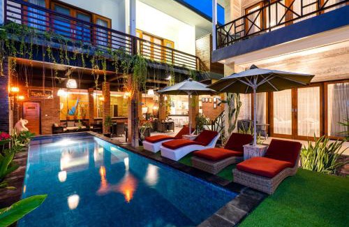 Jungut Batu House | Nyuh Gading Home Stay