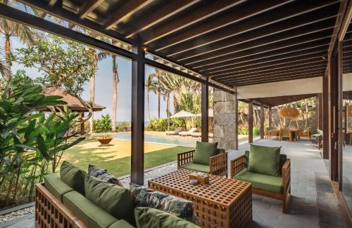 East Selemadeg Villa | Oceanfront Luxury Villa in Beraban with Private Pool