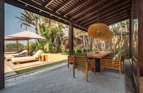 East Selemadeg Villa | Oceanfront Luxury Villa in Beraban with Private Pool