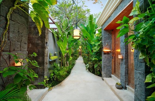 Dewi Sri Villa | Romantic 2BR Villa + Jacuzzi In Legian - W/Private Swimming Pool!
