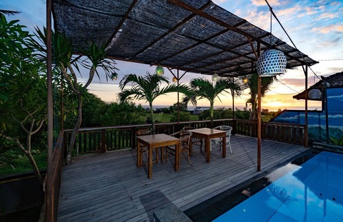 Mushroom Bay House | Sedok Jineng Deluxe Hut Bungalow by WizZeLa