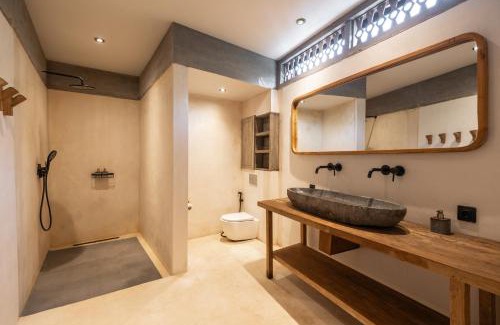 Jungut Batu Villa | Sunset Beach Wood Villa by Alfred in Bali