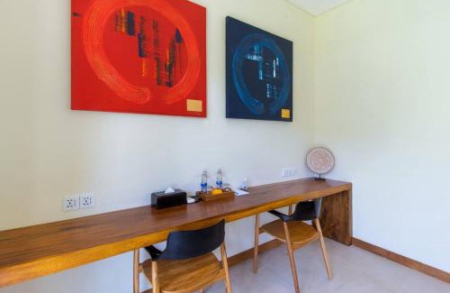 Petitenget Villa | Super Spacious, 6 Bed, Chef, Daily B'fast, 12 Pax