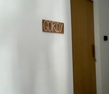 Drupadi Apartment | The Drupadi Apartments Studio Gordy