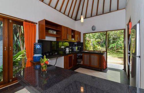 Bukti Villa | Villa ∙ 4 bedrooms ∙ 8 guests