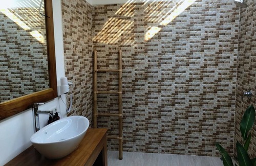 Medahan Bed & Breakfast | Villa Casablanca Surf Keramas