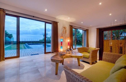 Keramas Villa | 1500 m² Villa ∙ 5 bedrooms ∙ 10 guests