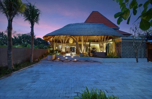 Peliatan Resort | 200 m² Resort ∙ 2 bedrooms ∙ 127 guests