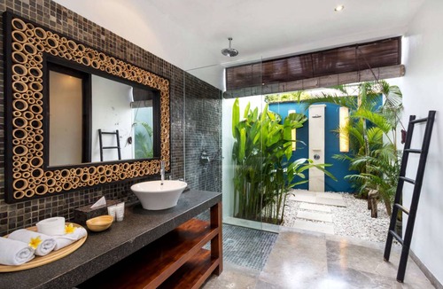 Petitenget Villa | 320 m² Villa ∙ 4 bedrooms ∙ 8 guests