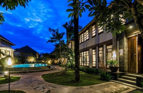 Central Seminyak Villa | 3BR Desamuda Private Pool Villa AT