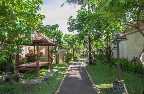 Central Seminyak Villa | 3BR Desamuda Private Pool Villa AT